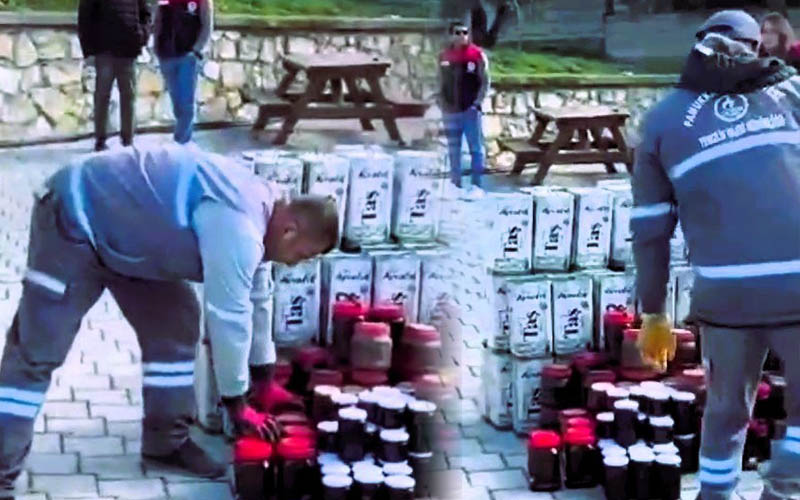 980 kilo bal ve binlerce litre zeytinyağı imha edildi