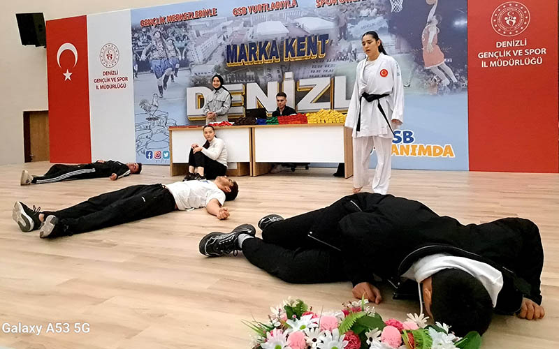 Kadına şiddete karateci dersi