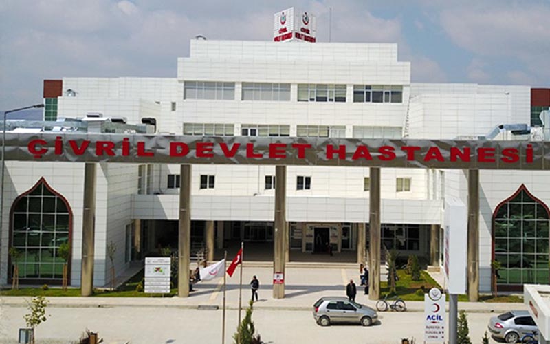Otomobil ile motosikletin çarpıştığı kazada 2 kişi yaralandı