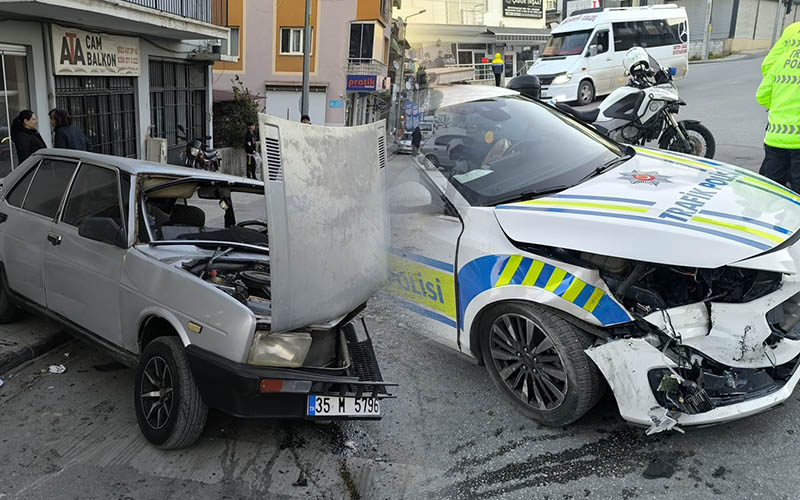 Ekip aracıyla otomobil çarpıştı: 1’i polis 4 yaralı