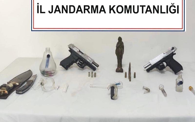 Uyuşturucu, tarihi eser, silah ele geçirildi