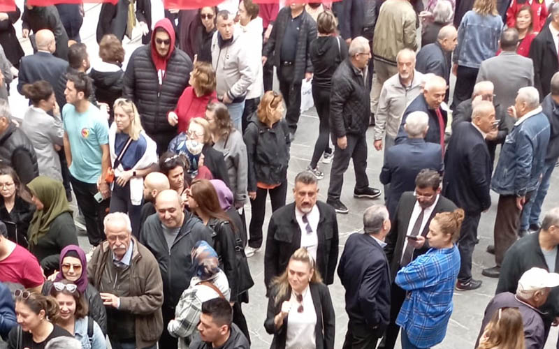 CHP’nin ön seçiminde oy verme işlemi saat 19.00’a kadar uzatıldı