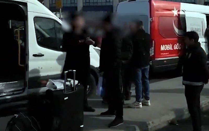 Düzensiz göçmen denetimi: 87 kişi yakalandı