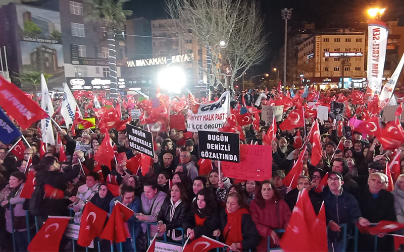 Delikliçınar Meydanı İmamoğlu için doldu