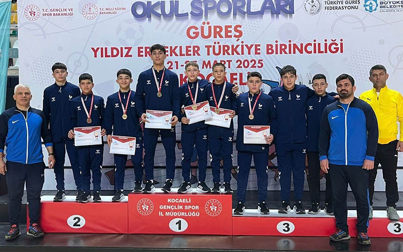 Denizlili sporculardan güreşte Türkiye Şampiyonluğu
