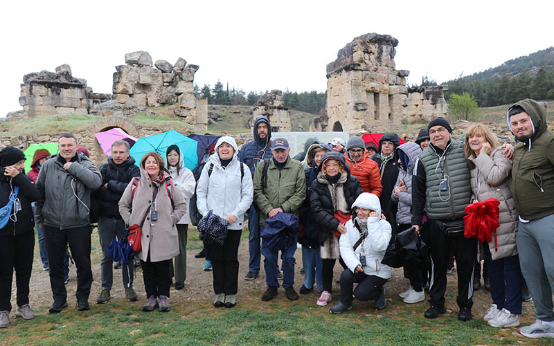 Katolik din adamları heyeti Denizli’ye geldi
