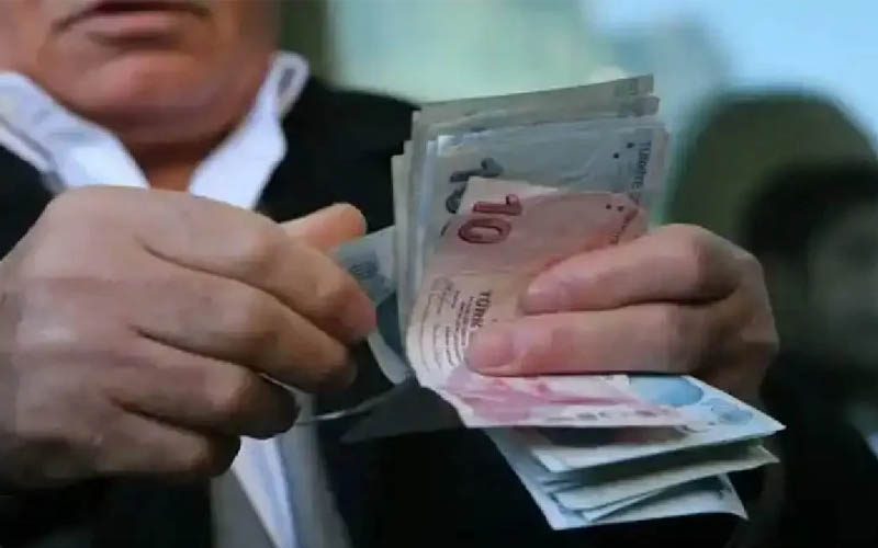 Emeklilere bayram ikramiyesi farkları ödeniyor