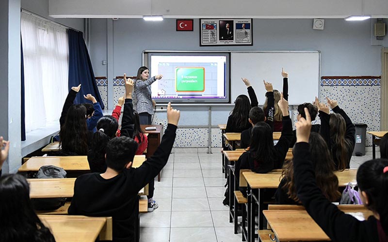 25 bin öğretmen atanacak