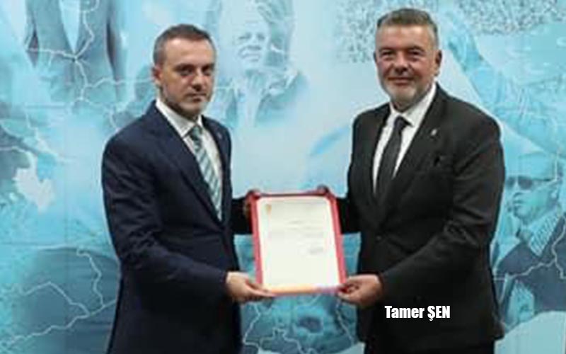 AK Parti İlçe Başkanı istifa etti
