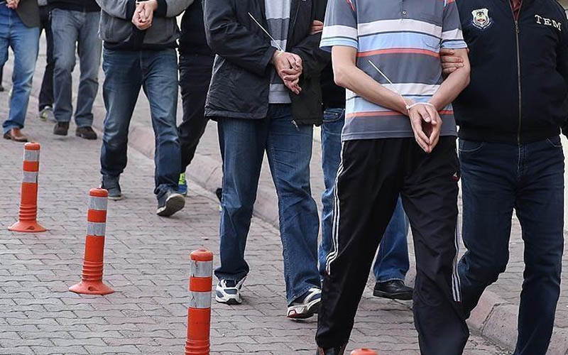 FETÖ operasyonunda 10 kişi gözaltına alındı