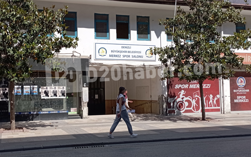 Denizli’nin ilk spor salonu yıkılıyor