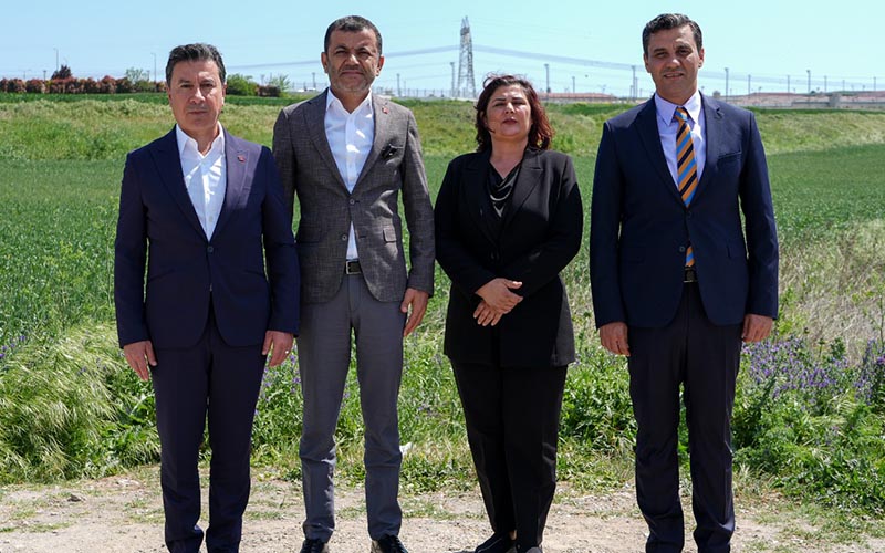 Çavuşoğlu, İmamoğlu’nu ziyaret etti