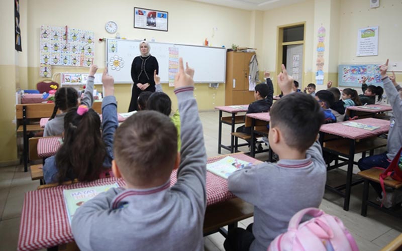 Öğretmenlerin il içi yer değiştirme başvuruları başlıyor