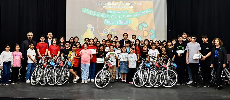 Denizli’de Atık bitkisel yağ getiren öğrenciler ödüllendirildi