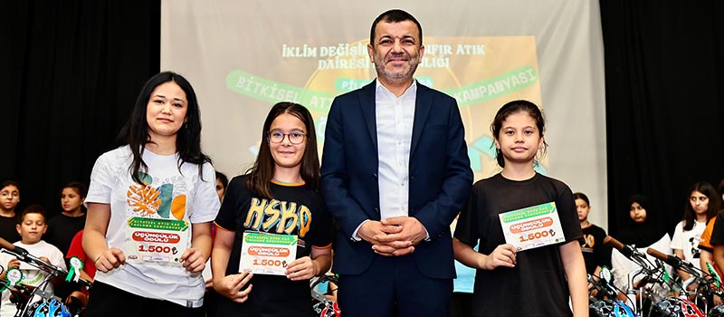 Denizli’de Atık bitkisel yağ getiren öğrenciler ödüllendirildi