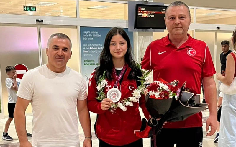 Denizlili güreşçi Pınar, Avrupa Şampiyonası’nda bronz madalya kazandı