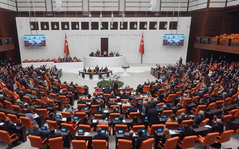 Belediye ve köy tüzel kişilikleri düzenlemesi yasalaştı