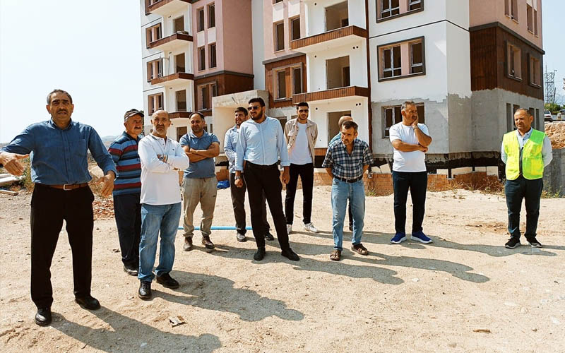 TOKİ inşaatında çalışan işçiler:  Maaşlarımızı alamıyoruz