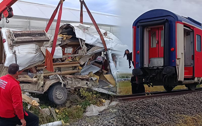 Denizli treninin çarptığı minibüs metal yığınına döndü