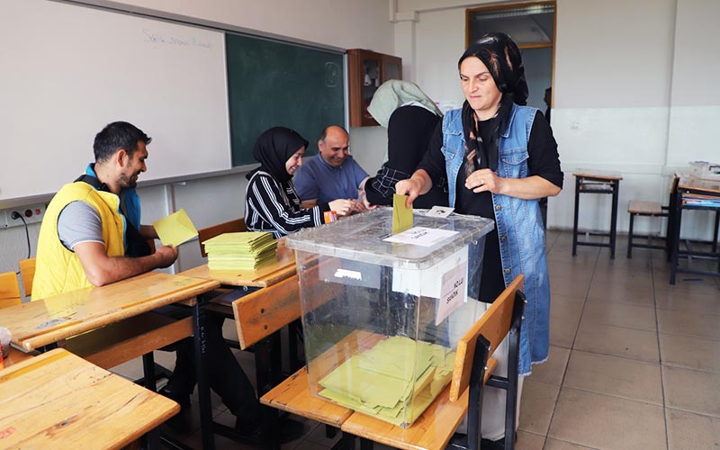 Mini seçim heyecanı:  6 mahallesinde muhtarlık seçimi yapıldı