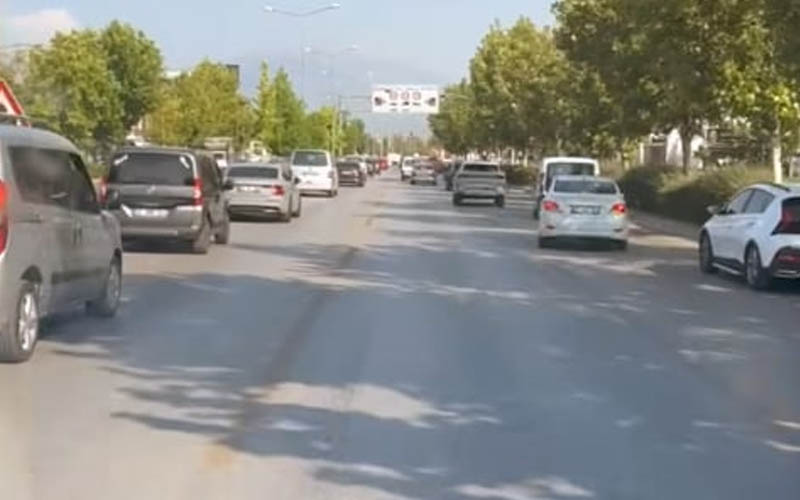 Sürücüler fermuar sistemiyle hayata yol verdi