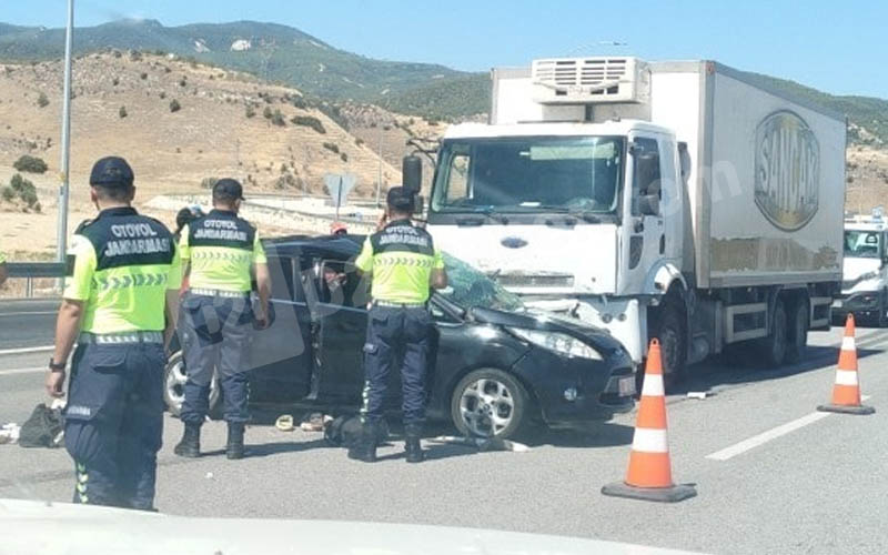 Ters yön kazası: 1 kişi öldü, 3 kişi yaralandı