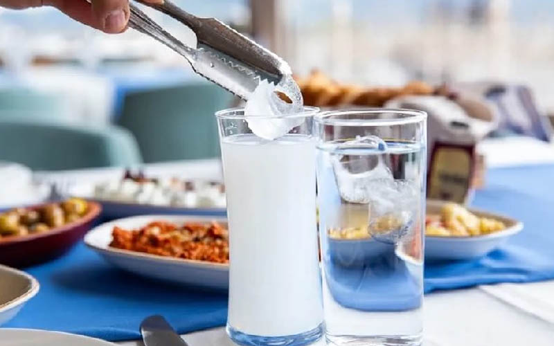 Alkollü içkiye bir grup daha zam yaptı