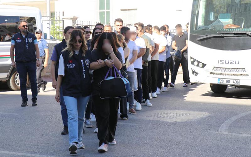 Eskort ilanı verip 35 kişiden 11 milyon lira dolandırdılar