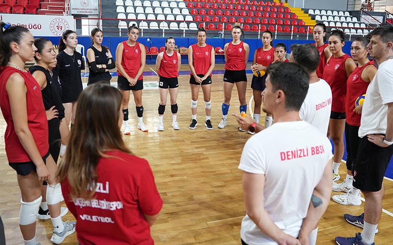 Denizli Büyükşehir Belediyespor Kadın Voleybol Takımı’nda hedef Sultanlar Ligi