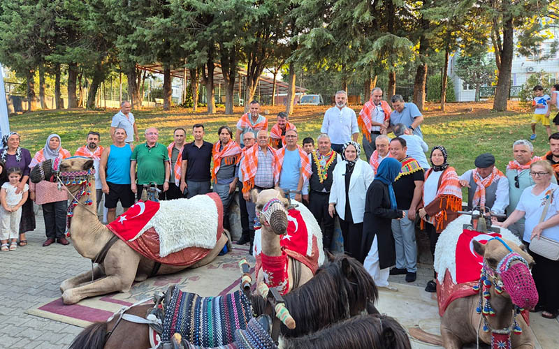 Yörüklerin develerle göçü canlandırıldı