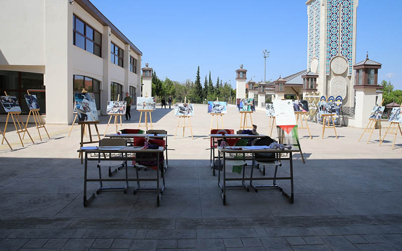 AK Parti Gençlik Kolları Gazze için boş sıralar etkinliği düzenledi