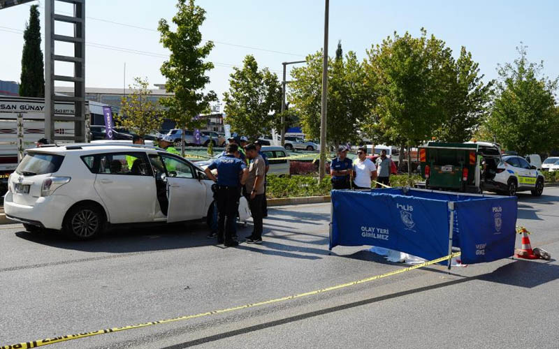 Trafik kazasında ölen kadının kimliği belli oldu