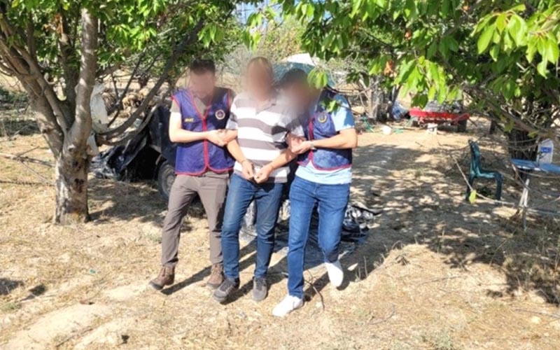 Cinayet zanlısı ve FETÖ üyesi yakalandı