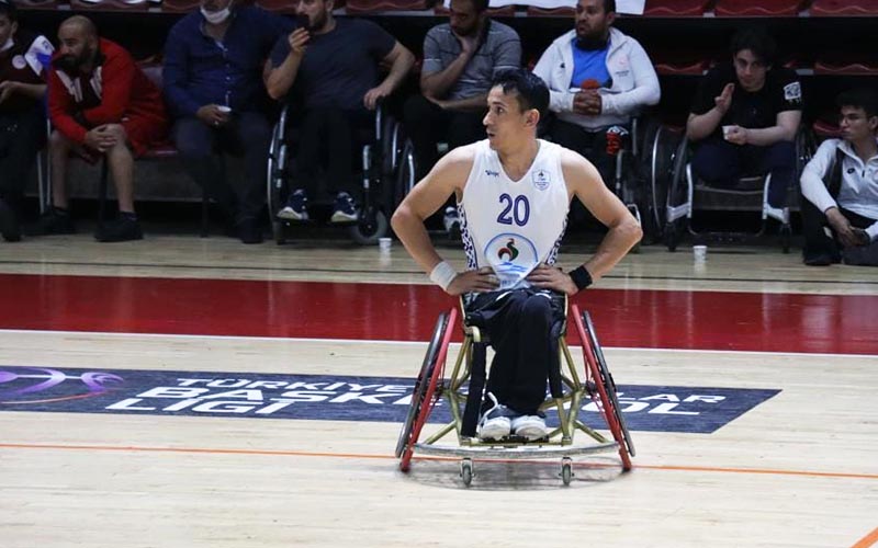 Tekerlekli sandalye basketbolcusu intihar etti