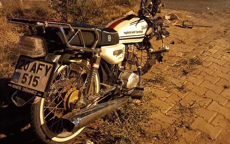 Kamyonetle çarpışan motosikletin sürücüsü yaralandı