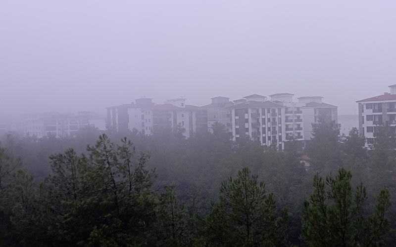 Yağmurun ardından sis görüldü