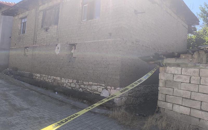 Yaşlı kadın evinde ölü bulundu