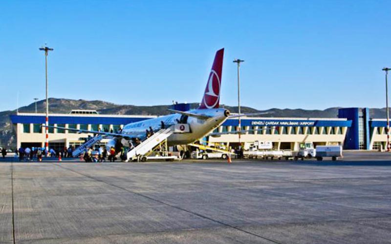 Çardak Havalimanı’na eylülde 247 uçak iniş kalkış yaptı, 37 bin yolcu taşındı