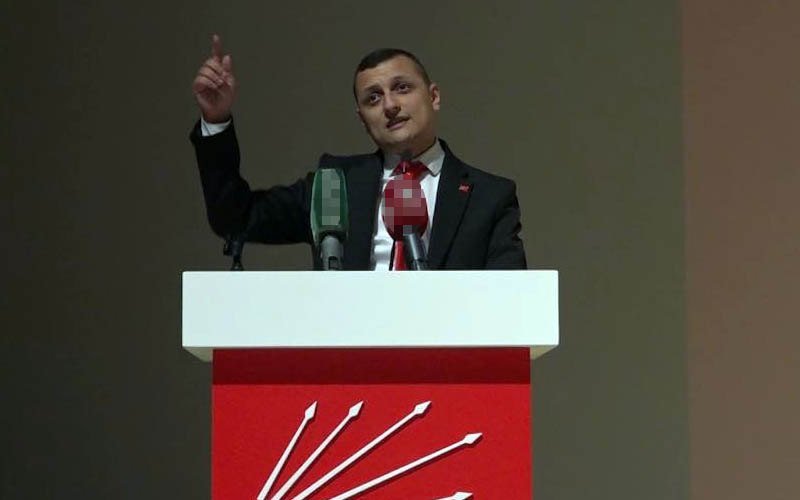 CHP Gençlik Kolları Başkanı Mehmet Özdarak istifa etti