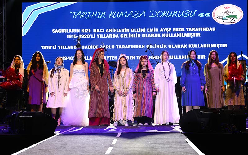 DOSTEK Kolejinden Tarihin Kumaşa Dokunuşu defilesi