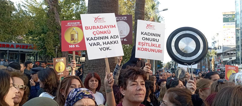 Denizli'de kadınlardan boş tencere eylemi 