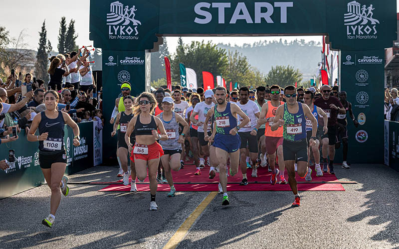 D20Haber - Denizli Haberleri – Lykos Yarı Maratonu koşuldu, tarihi parkur binlerce kişiyi ağırladı