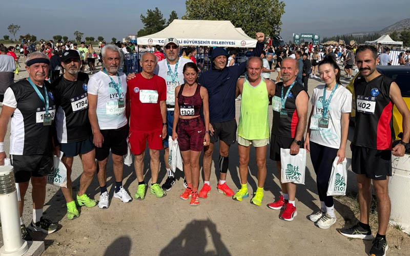 PAKDOS atletleri Lykos Yarı Maratonu’na katıldı