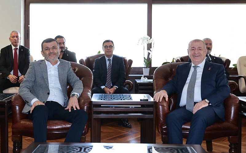 Özdağ, Çavuşoğlu’nu ziyaret etti
