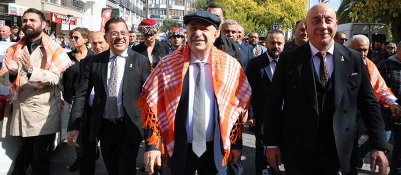 Ümit Özdağ'dan Meclis Başkanı Numan Kurtulmuş'a Kürtçe şiir tepkisi