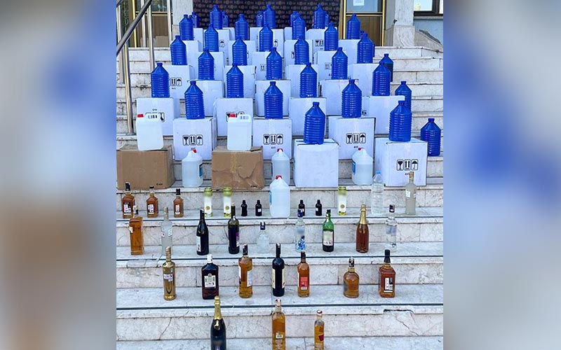 Kaçak içki ve etil alkol ele geçirildi