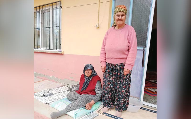 Sobadan zehirlenen anne ile kızı toprağa verildi