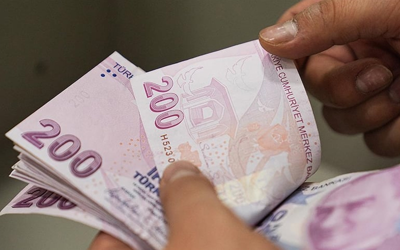 Burs ve kredi ödemeleri başladı