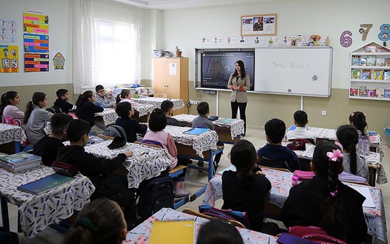 Okullarda ara tatil kalkacak mı?