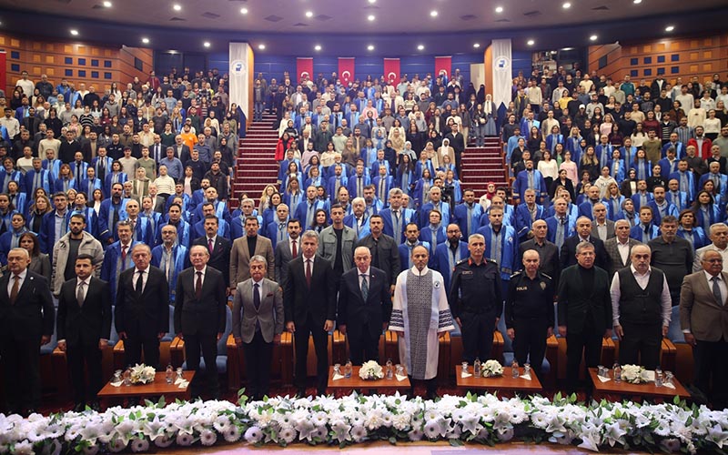Pamukkale Üniversitesi’nin akademik yıl açılış töreni yapıldı